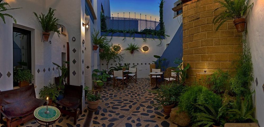 Hostal Casa Alborada Conil De La Frontera Eksteriør bilde